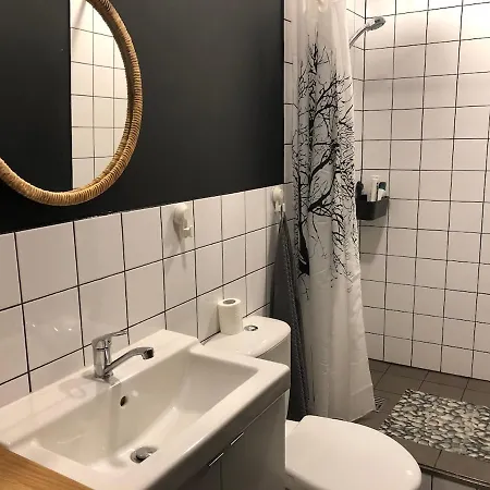 公寓 Cozy 1-bedroom With Free Parking